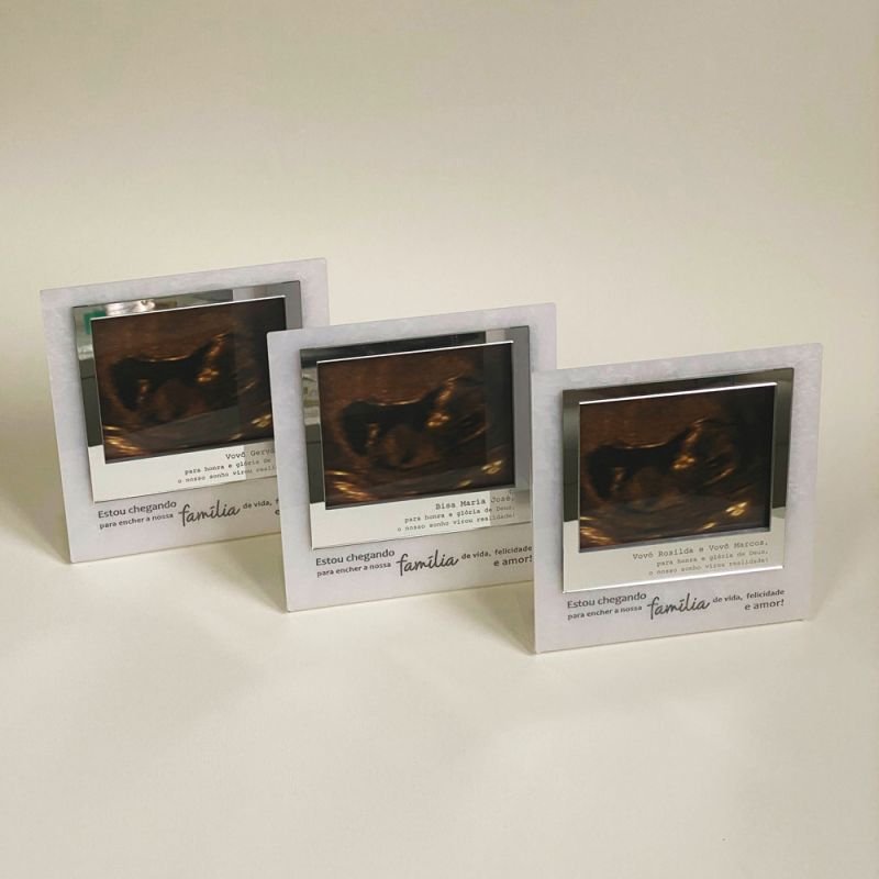 Porta Retrato Polaroide para Anúncio de Gravidez - Pai e Família