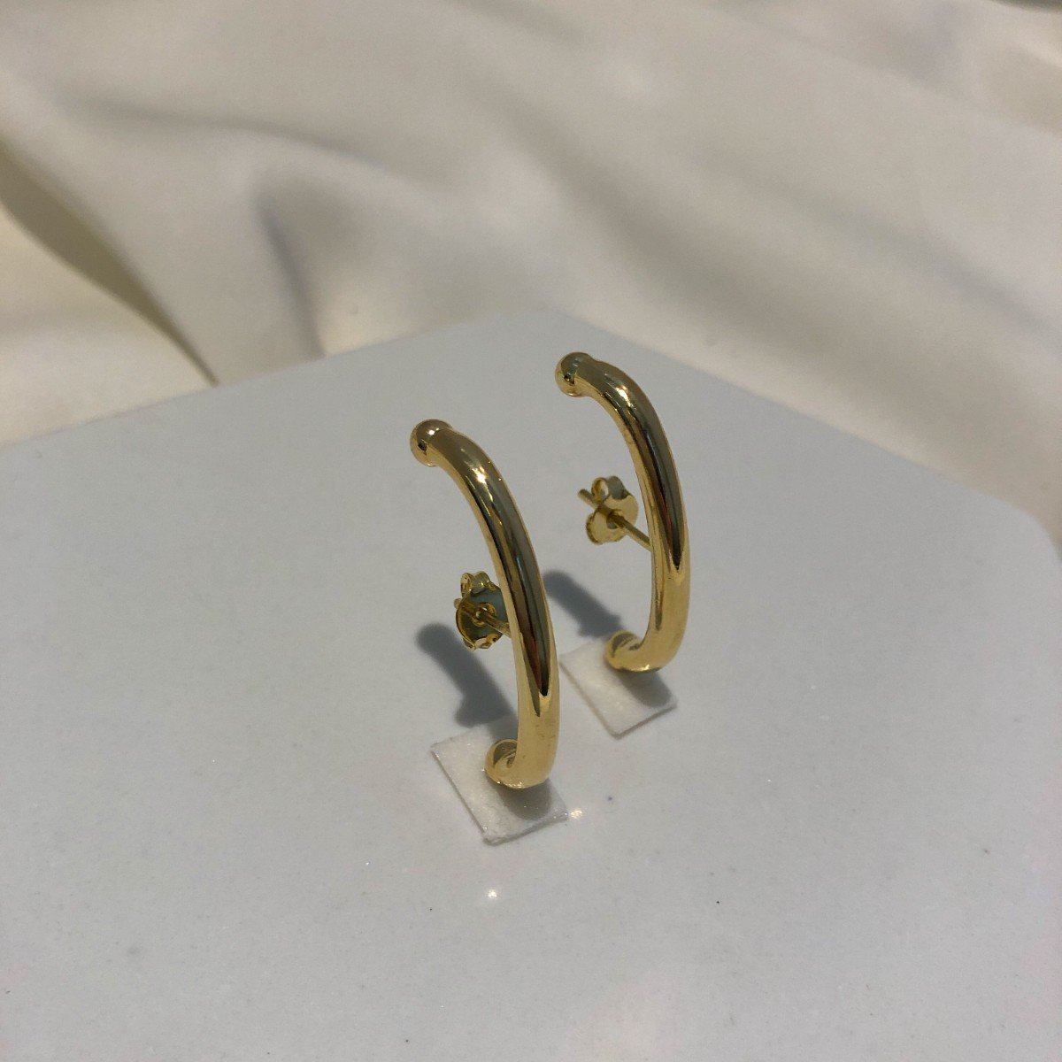 Brinco Ear Hook Liso Banhado em Ouro 18k