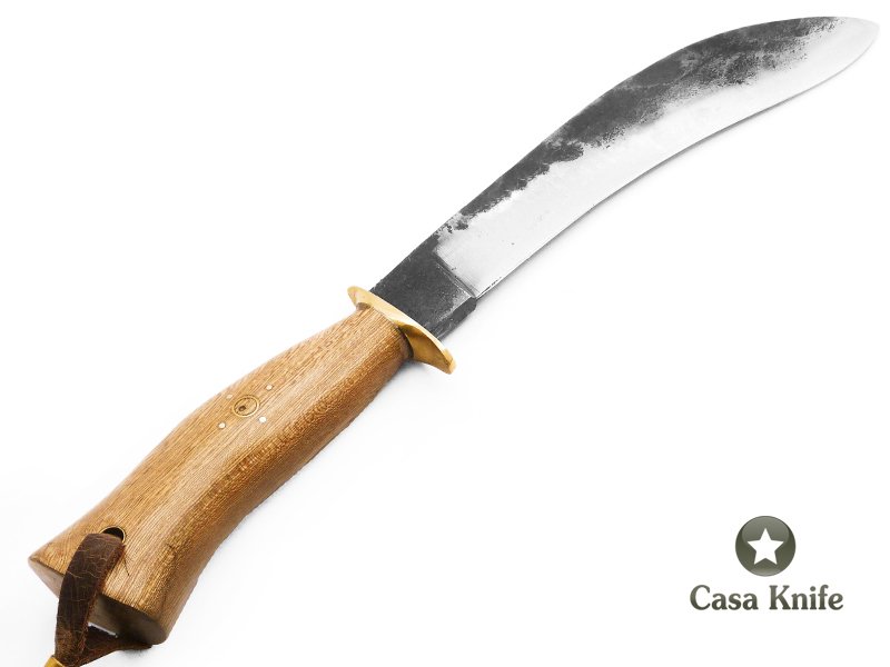 Adelar Filippon em faca kukri para colecionador em aço carbono com empunhadura em madeira Louro Gaucho 35 cm