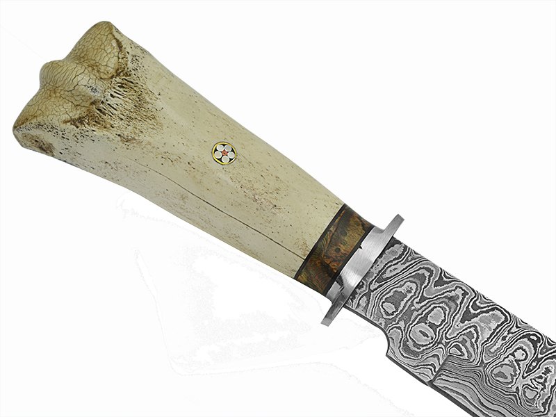 Adelar Filippon faca bowie para colecionador forjada em aço damasco. Empunhadura em canela de boi, 34 cm