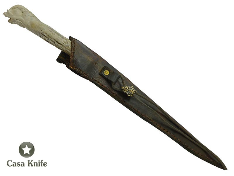Adelar Filippon faca javalizeira para colecionador forjada em aço damasco. Empunhadura em chifre de cervo esculpido, 38 cm