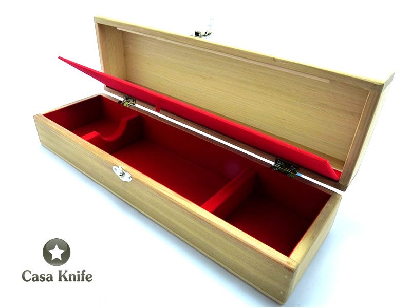 Caixa de madeira grande para faca com interior forrado em veludo com 45cm.