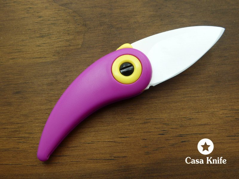 Canivete Osaka para colecionador lâmina em cerâmica com empunhadura em PVC.