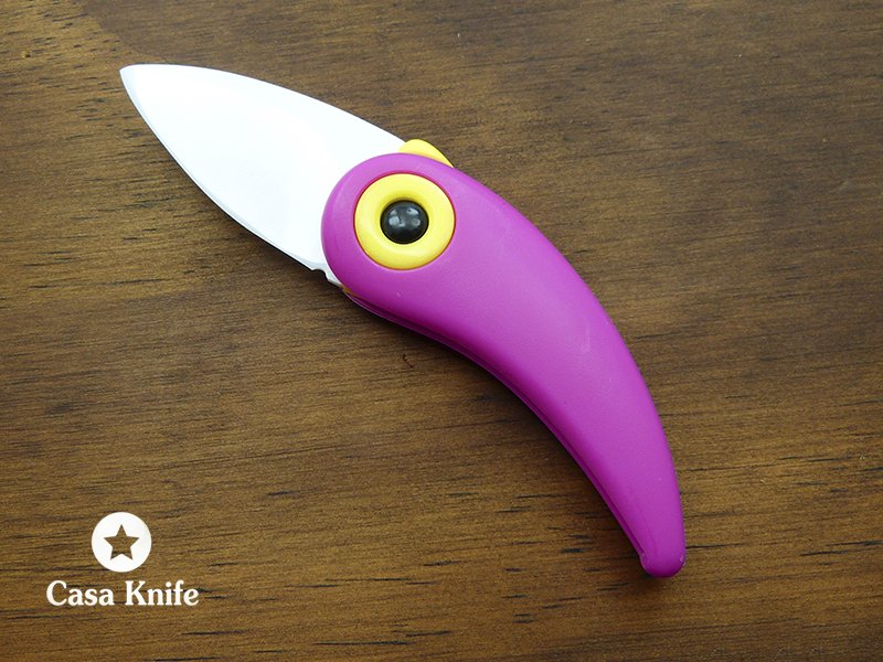 Canivete Osaka para colecionador lâmina em cerâmica com empunhadura em PVC.