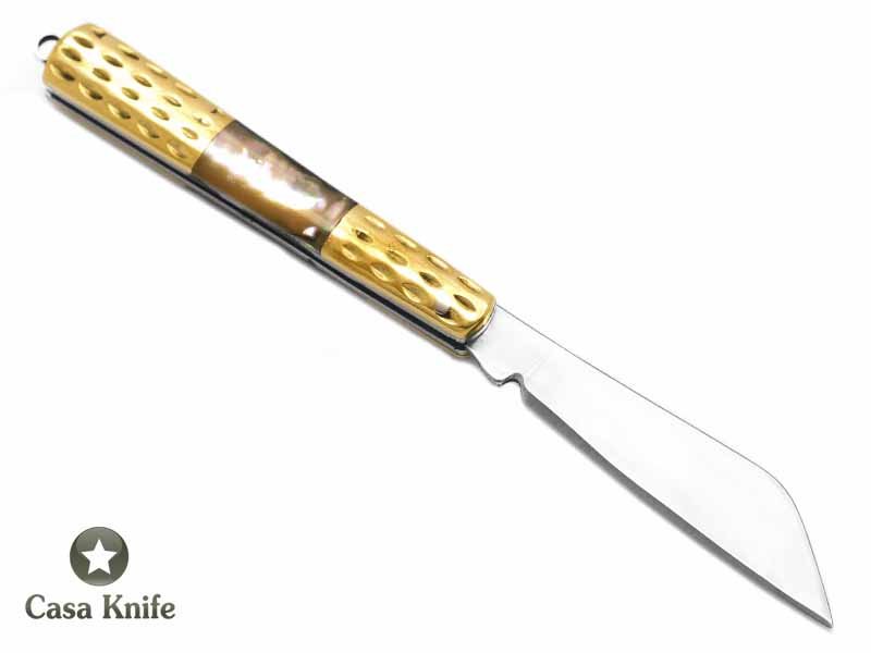 Canivete para colecionador em aço 440C com empunhadura em bronze e abalone 11 cm