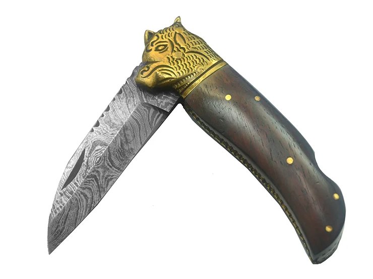 Canivete para colecionador forjado em aço damasco. Empunhadura em Imbuia, 19 cm