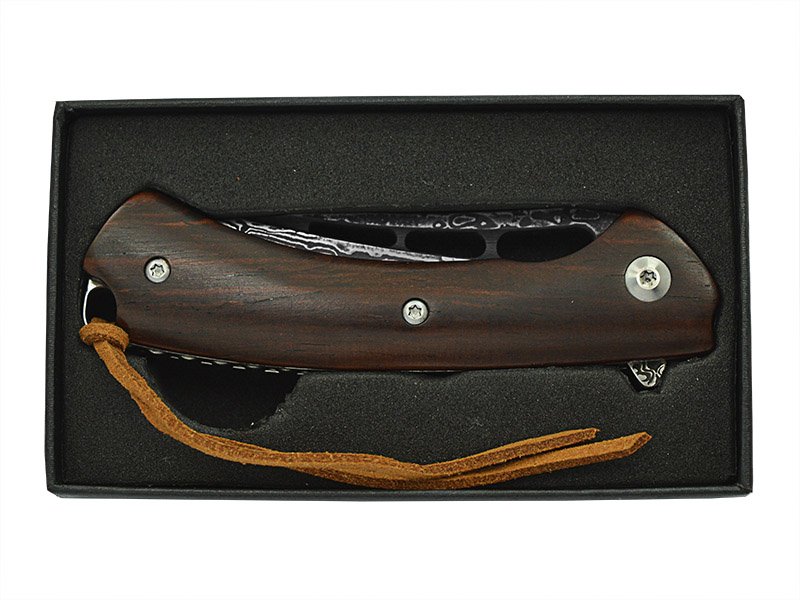 Canivete para colecionador em aço damasco. Empunhadura em jacarandá da bahia, 16 cm