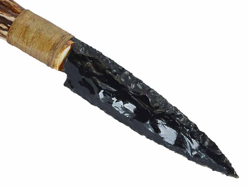 Faca para colecionador em Obsidiana com empunhadura em Chifre de Cervo, 40 cm