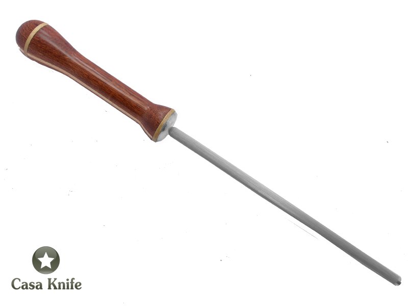 Conjunto Master com 5 peças para colecionador composto por 3 facas , 1 garfo e uma chaira em aço inoxidável com empunhadura em madeira pau-brasil e marfim
