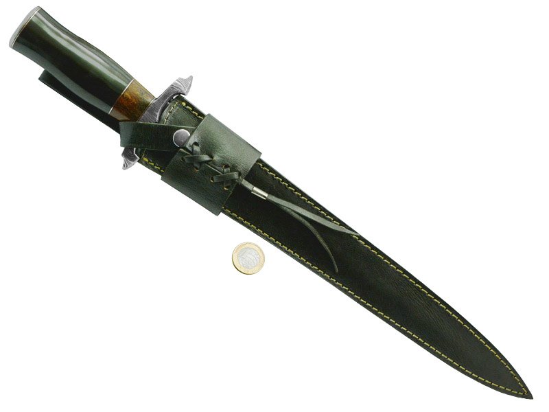 Espada longa para colecionador em aço D2. Empunhadura chifre de búfalo, 49 cm