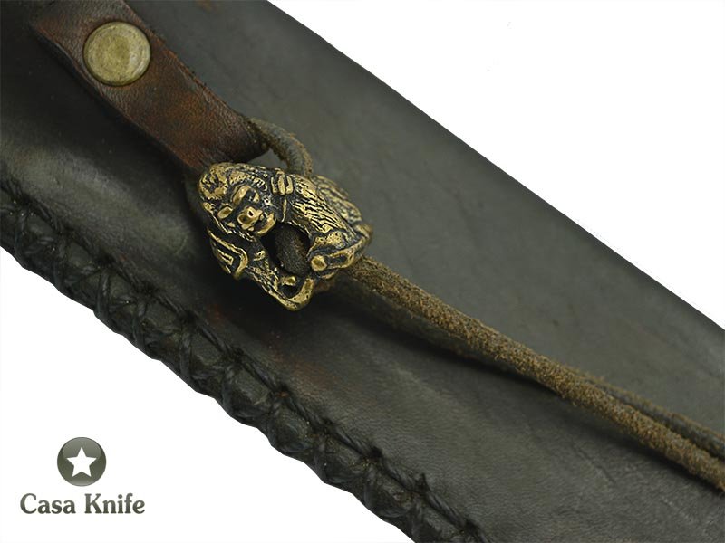 Faca Master Cheff para colecionador forjada em aço damasco. Empunhadura em canela preta, 31 cm