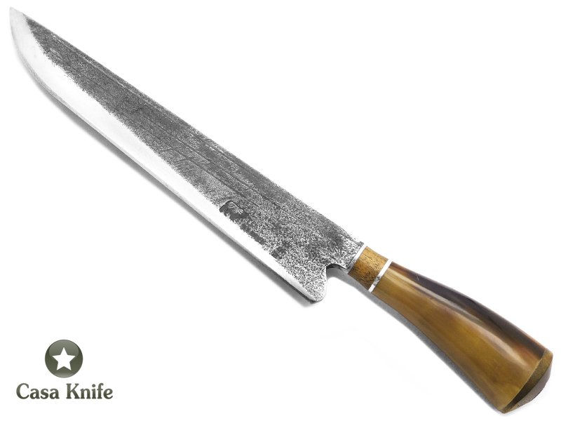 Touro faca para colecionador em aço carbono com empunhadura em osso e madeira 35 cm