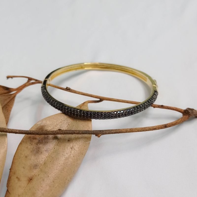 Bracelete com micro zircônias pretas
