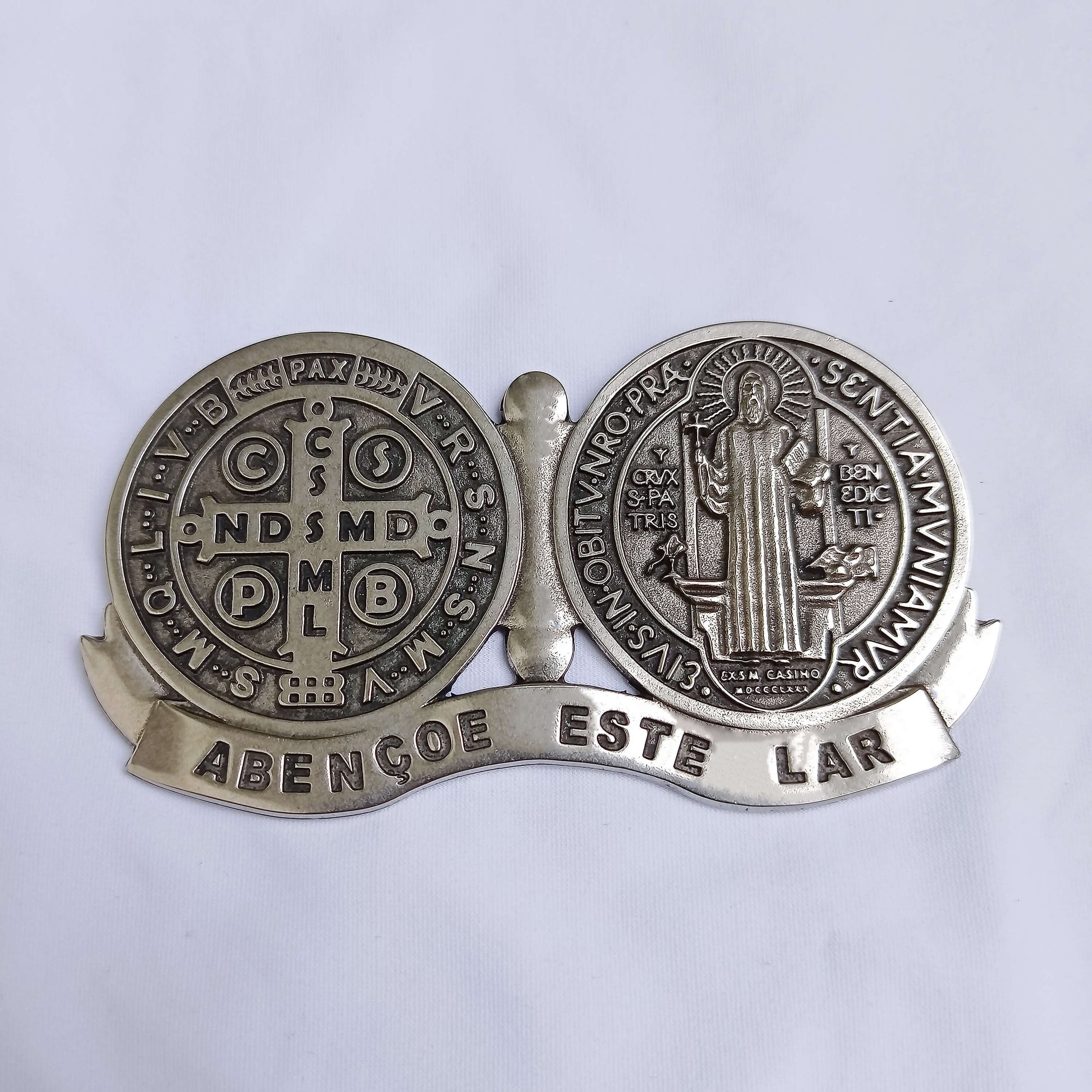 Medalhão de porta São Bento níquel envelhecido