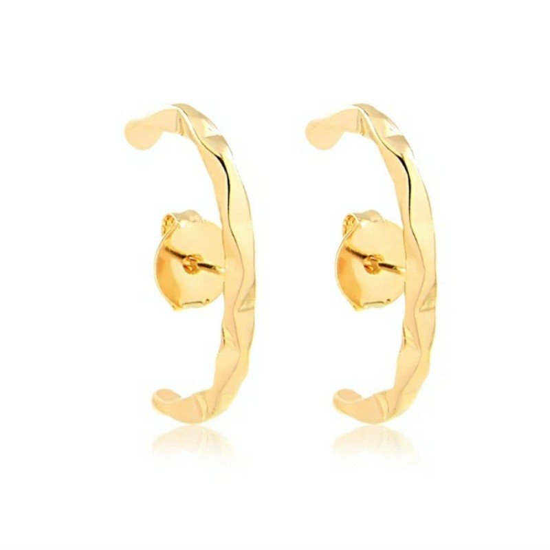 Brinco ear hook com design ondulado Juliette folheado em ouro 18k