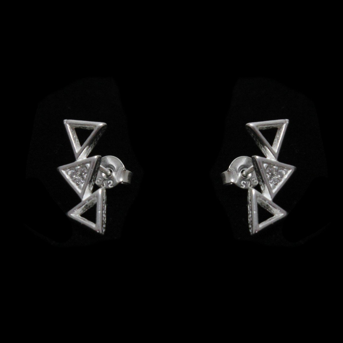 Brinco Ear Cuff em prata triângulos com zircônia